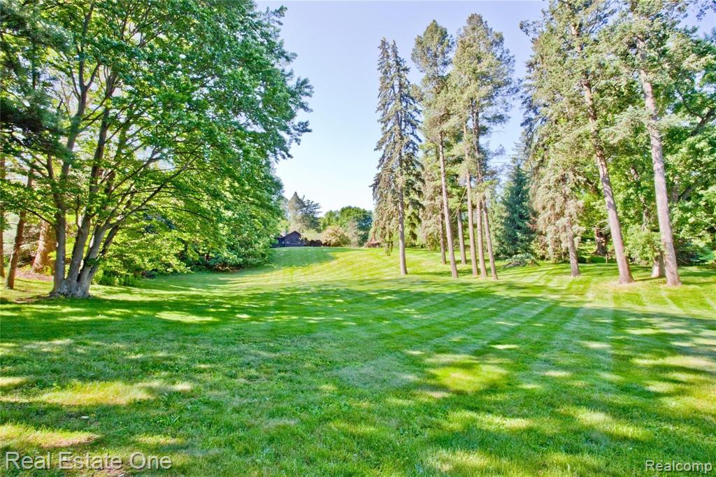 450 Gallogly Road Lake Angelus, MI 48326 - Photo 13 of 14