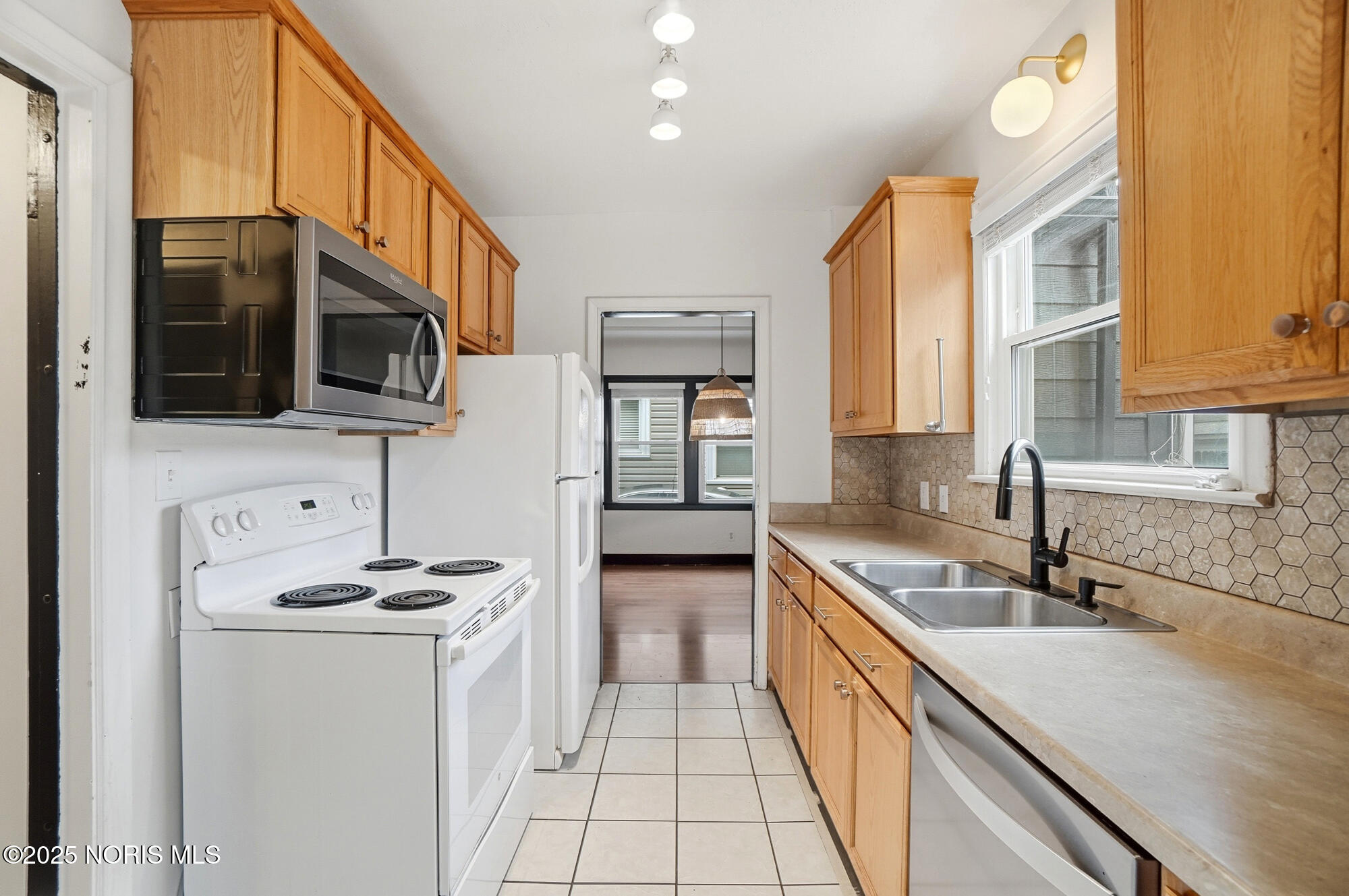 3739 Garrison Road Toledo, OH 43613 - Photo 18 of 38 114