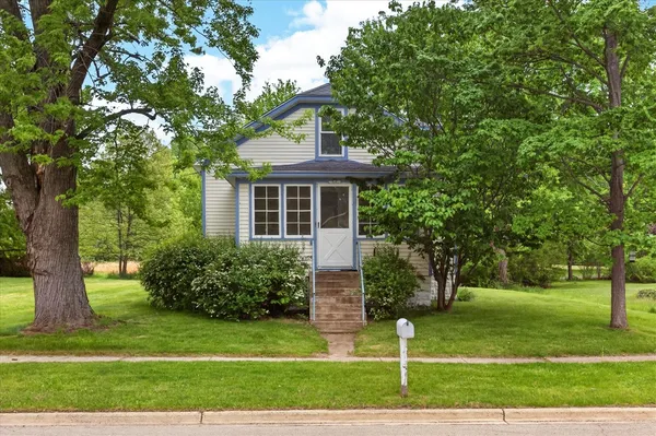 $439,000 | 1007 West Detroit Street, New Buffalo, MI 49117