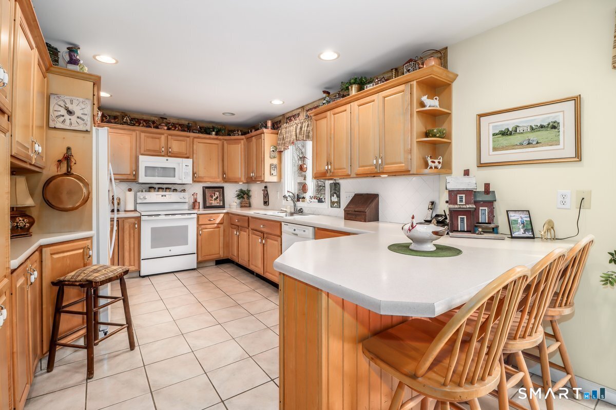 139 Candlewood Mountain Road New Milford, CT 06776 - Photo 13 of 40