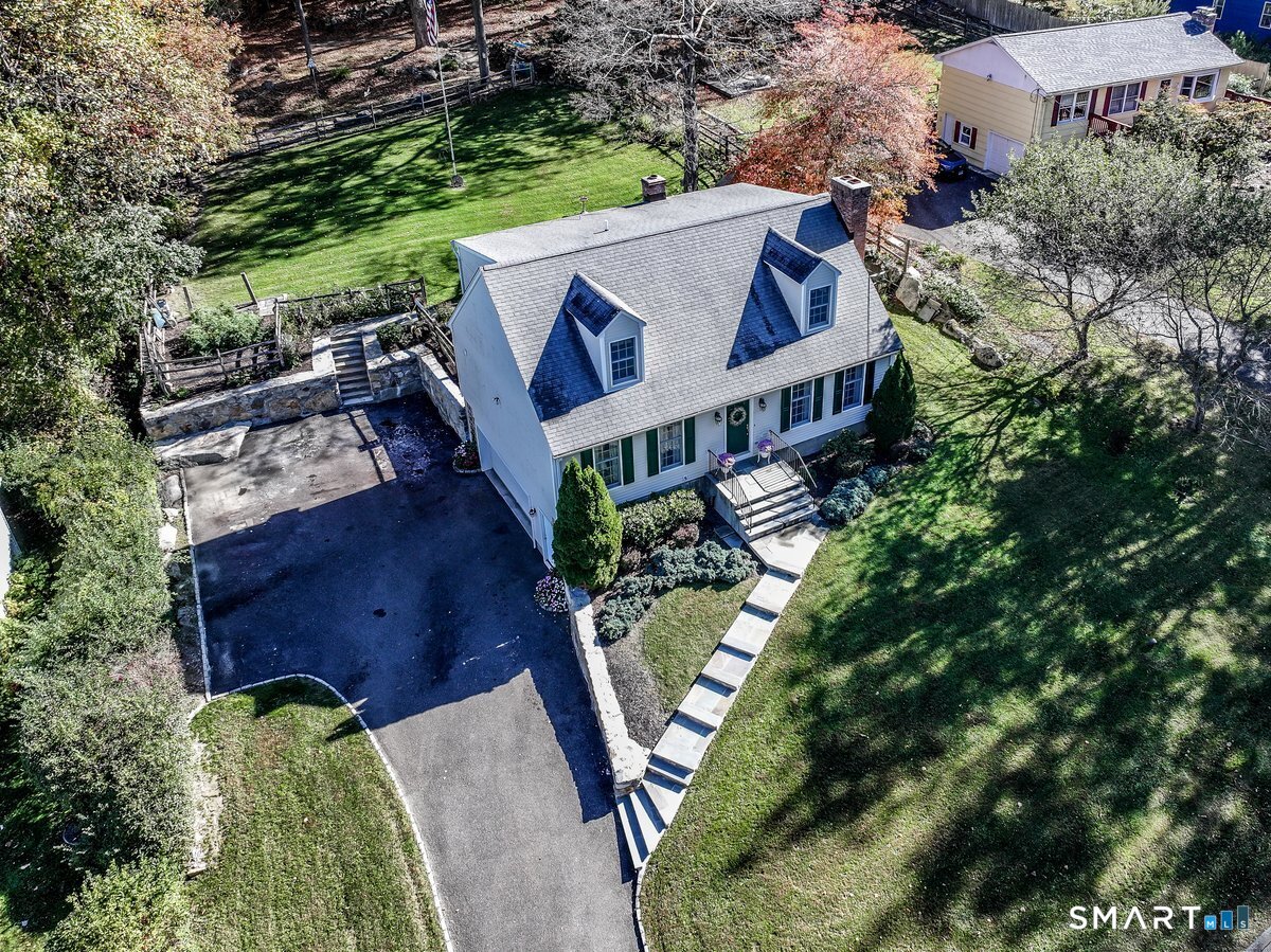 139 Candlewood Mountain Road New Milford, CT 06776 - Photo 3 of 40