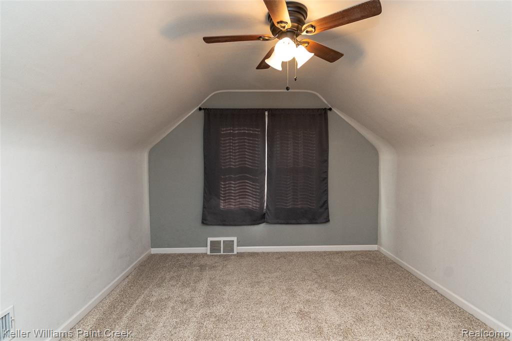 3515 Durham Road Royal Oak, MI 48073 - Photo 21 of 46