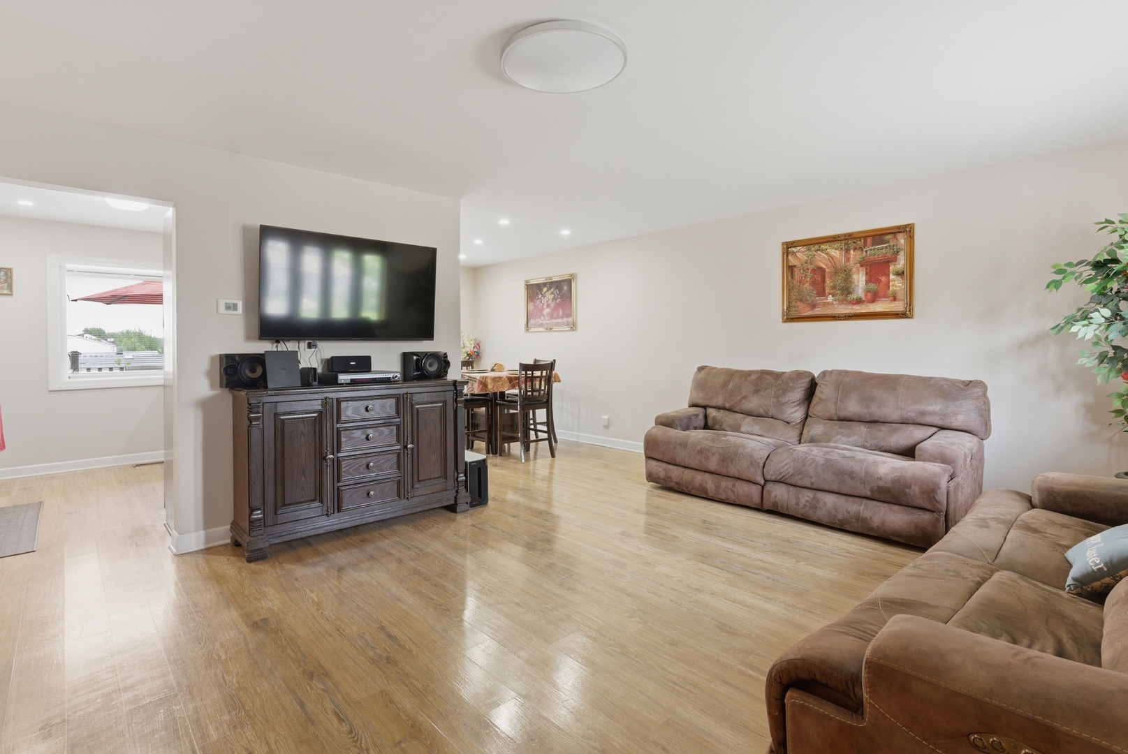 824 Oakton Avenue Romeoville, IL 60446 - Photo 4 of 27