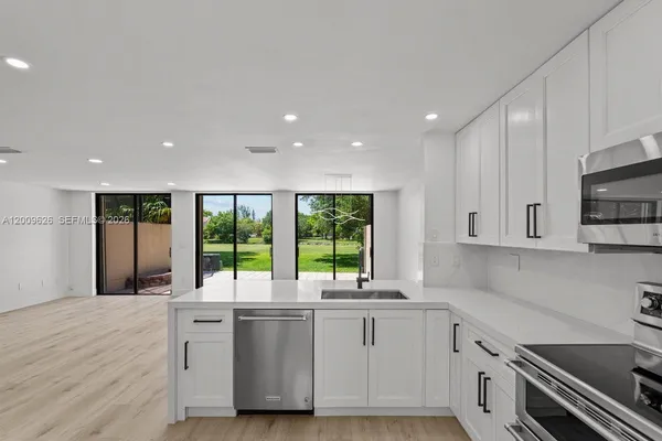 $4,300 | 3737 Alcantara Avenue, Unit D81, Doral, FL 33178