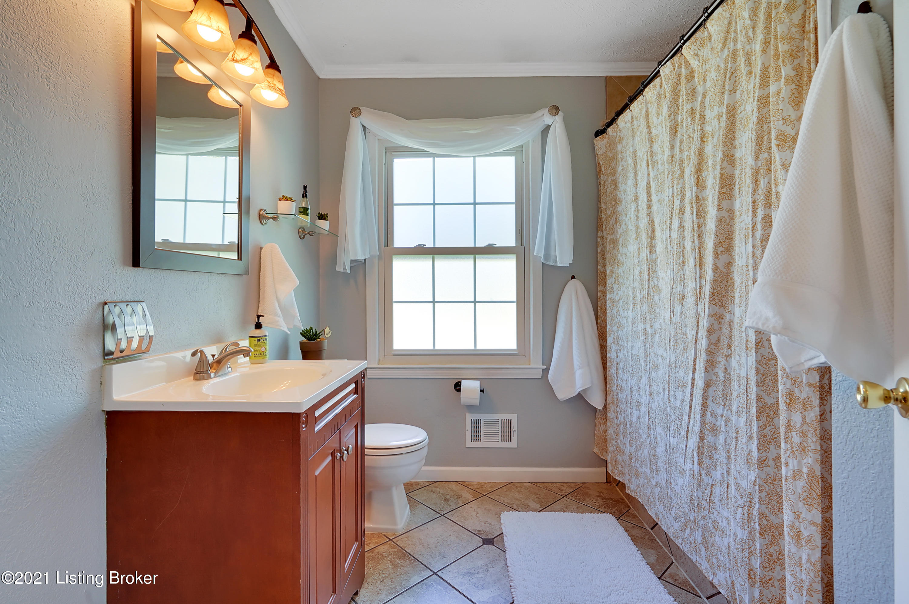 10218 St Rene Road Louisville, KY 40299 - Photo 19 of 36 Full Bath