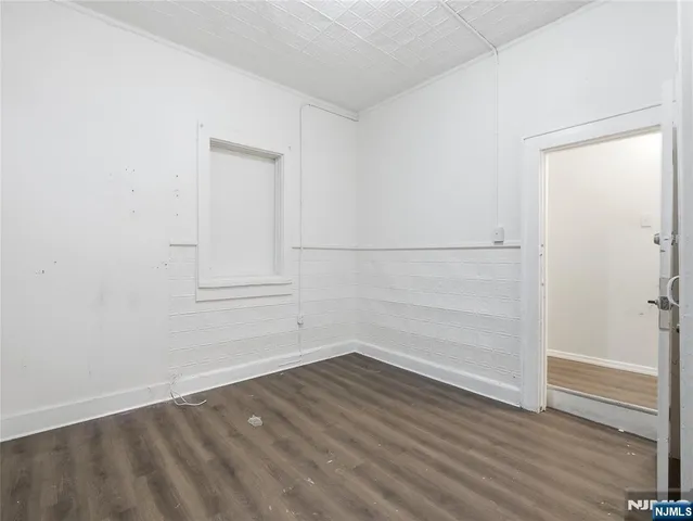 an empty room with an empty space