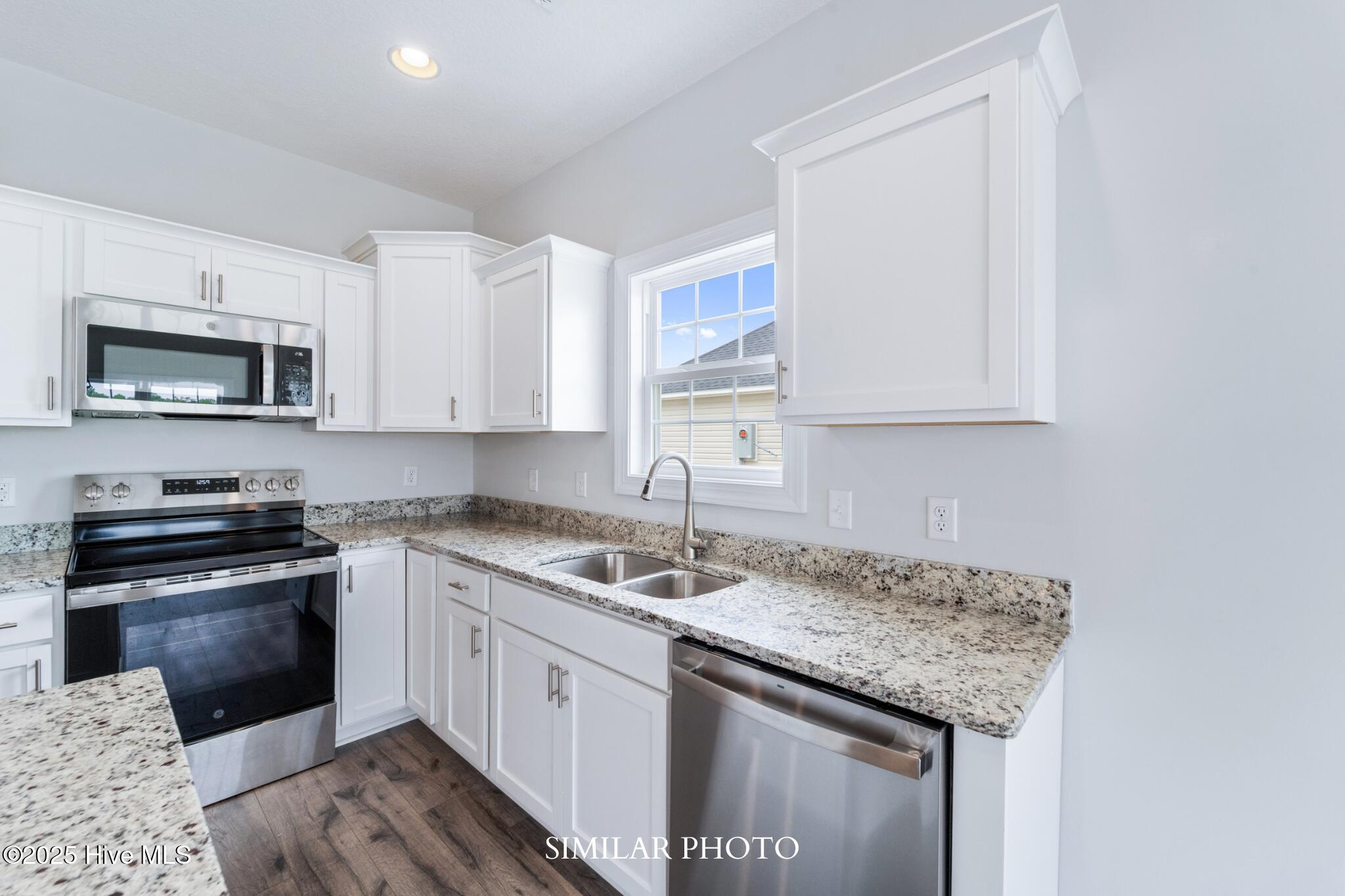 727 Regiment Road Jacksonville, NC 28546 - Photo 11 of 33 SIMILAR PHOTO 19