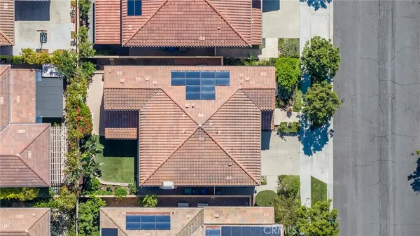 $2,850,000 | 80 Rossmore, Irvine, CA 92620