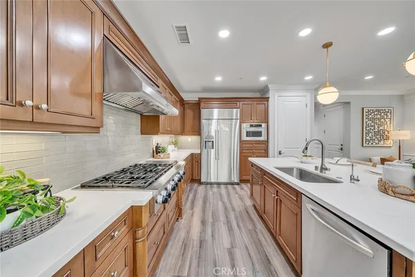 $2,850,000 | 80 Rossmore, Irvine, CA 92620