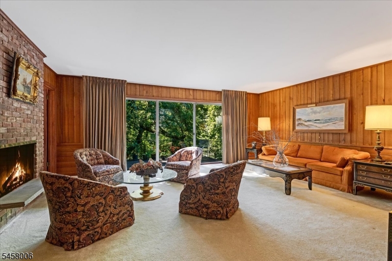 18 Tree Top Drive Springfield, NJ 07081 - Photo 2 of 16 Gallery Image 2
