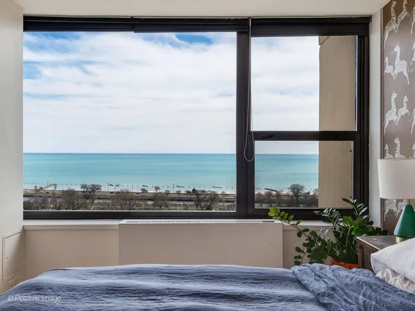 $2,650 | 1850 North Clark Street, Unit 2005, Chicago, IL 60614