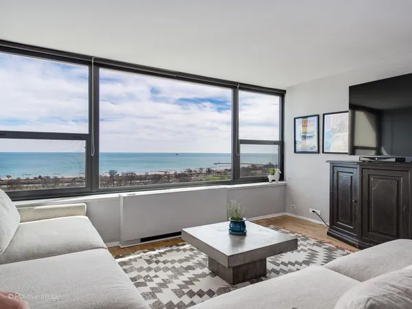 $2,650 | 1850 North Clark Street, Unit 2005, Chicago, IL 60614