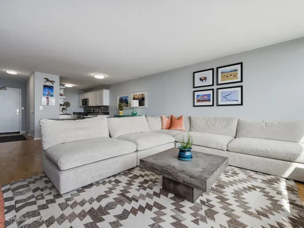 $2,650 | 1850 North Clark Street, Unit 2005, Chicago, IL 60614