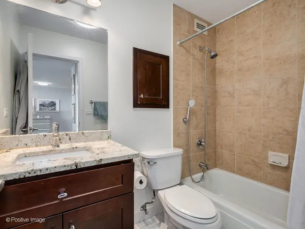 $2,650 | 1850 North Clark Street, Unit 2005, Chicago, IL 60614