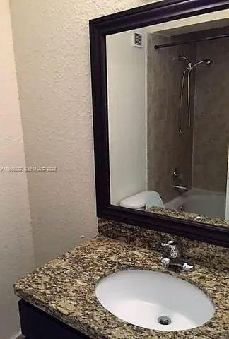 $2,400 | 15610 Southwest 105th Lane, Unit 614, Miami, FL 33196