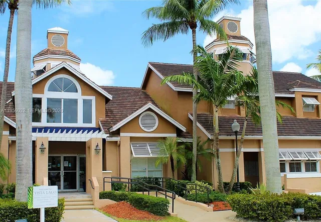 $2,400 | 15610 Southwest 105th Lane, Unit 614, Miami, FL 33196