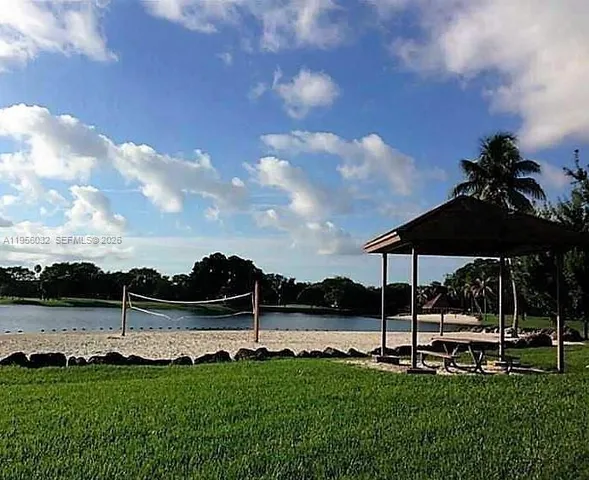 $2,400 | 15610 Southwest 105th Lane, Unit 614, Miami, FL 33196