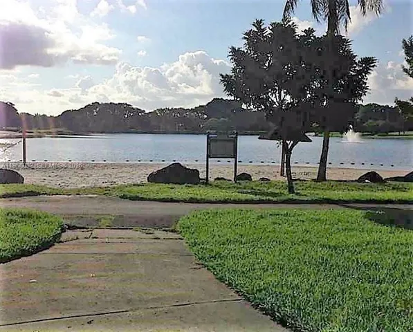 $2,400 | 15610 Southwest 105th Lane, Unit 614, Miami, FL 33196