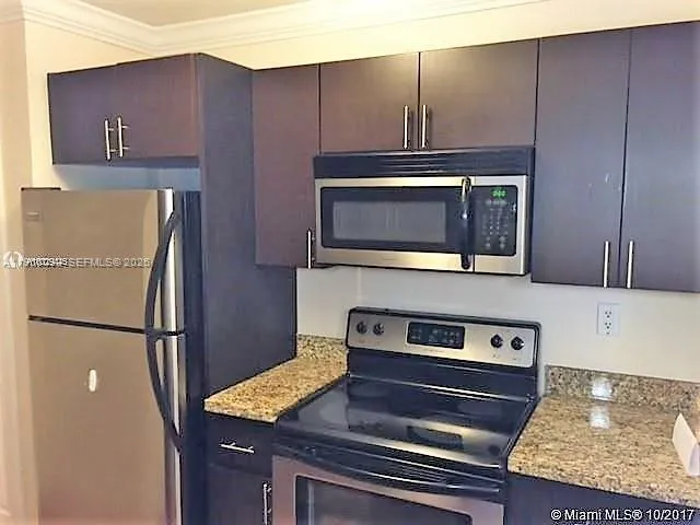 $2,400 | 15610 Southwest 105th Lane, Unit 614, Miami, FL 33196