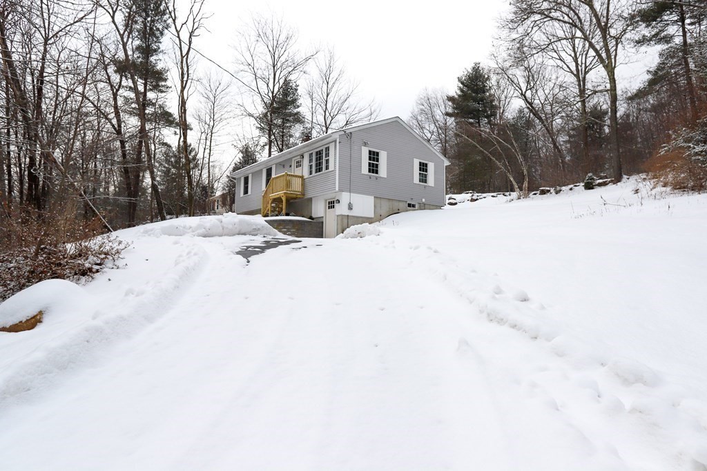 10 Polly Road Wales, MA 01081 - Photo 3 of 26