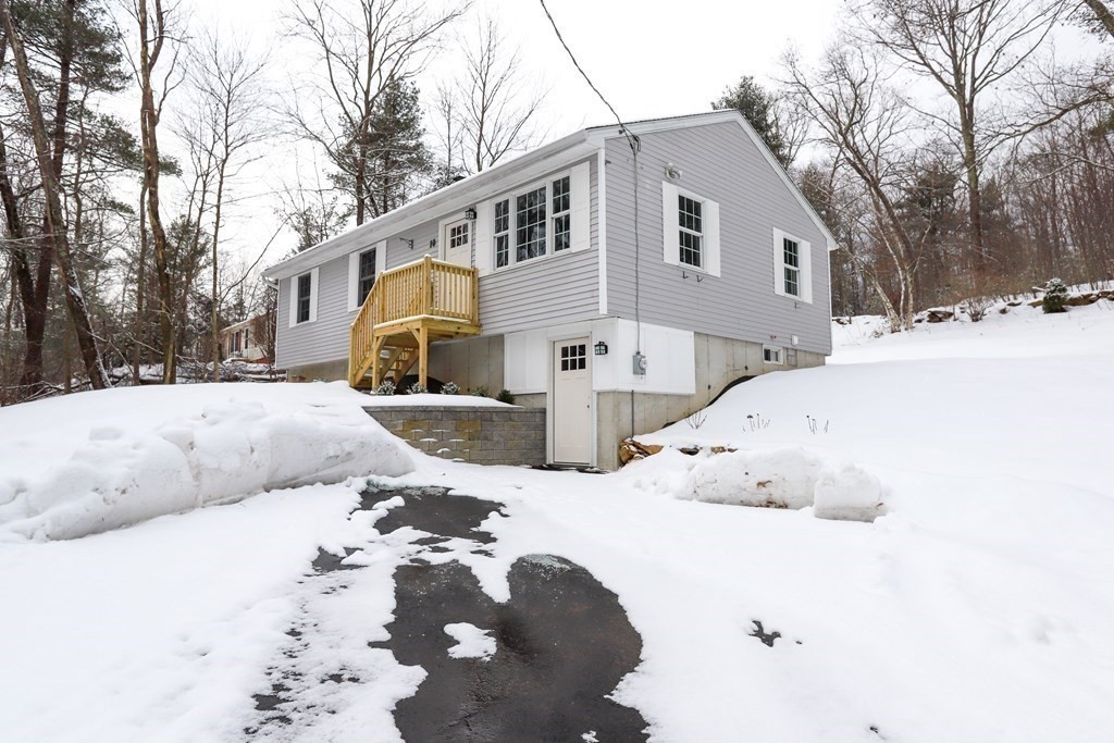 10 Polly Road Wales, MA 01081 - Photo 4 of 26