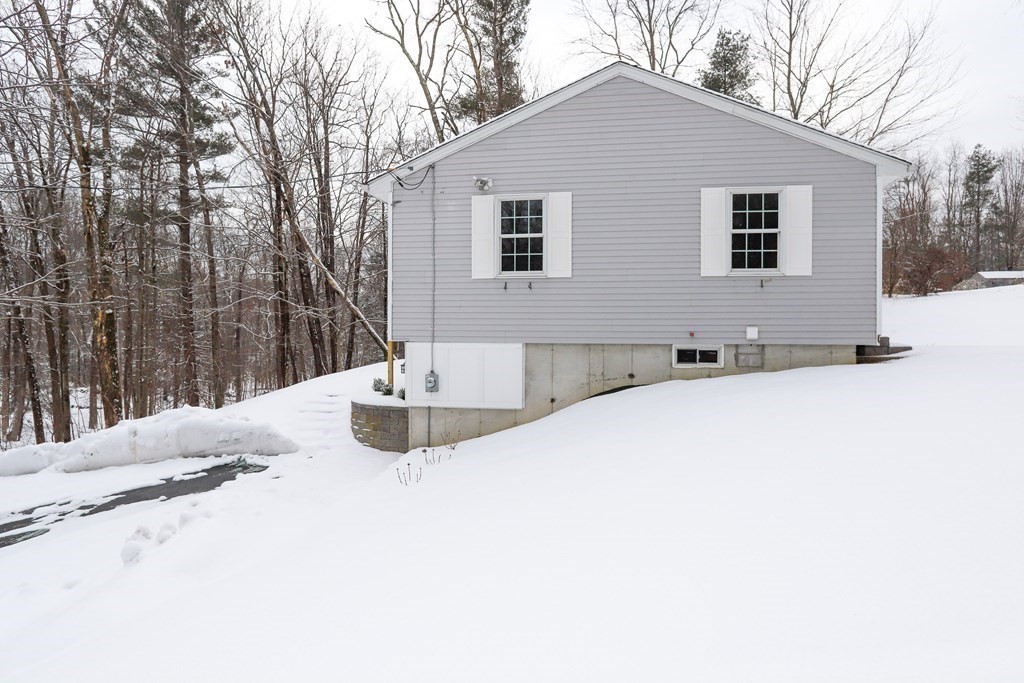 10 Polly Road Wales, MA 01081 - Photo 5 of 26