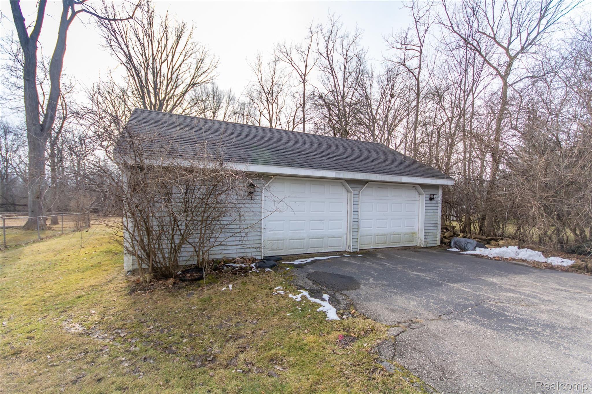 8475 Bridge Road Grosse Ile, MI 48138 - Photo 30 of 68 DSC_4634.jpg