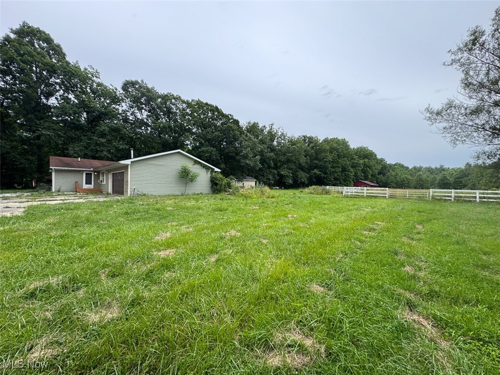 9520 Griffith Road Ravenna, OH 44266 - Photo 4 of 20 View of yard with a view of countryside
