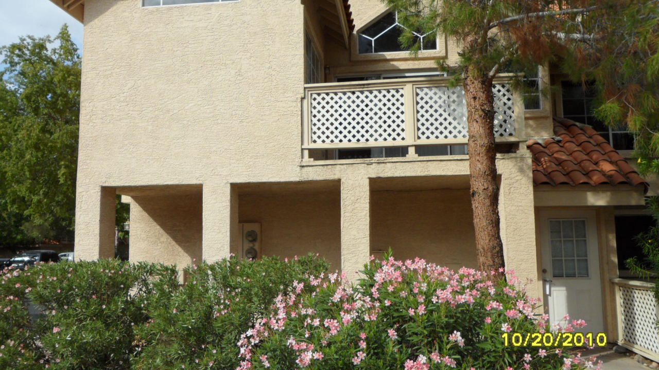 1633 East Lakeside Drive, Unit 51 Gilbert, AZ 85234 - Photo 1 of 36 FRONT