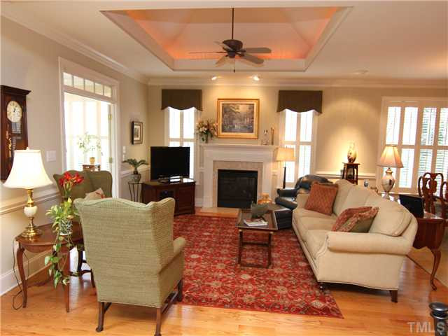 1810 Middlebrook Drive Raleigh, NC 27615 - Photo 4 of 25 Living Room