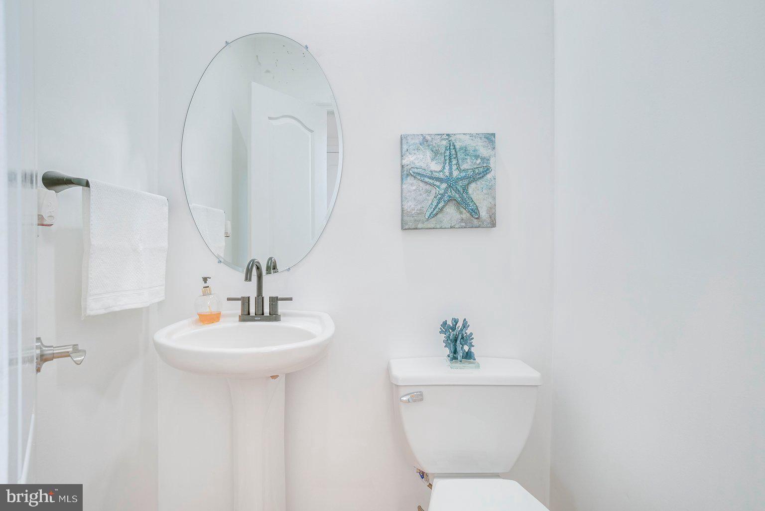 2644 Hess Road Fallston, MD 21047 - Photo 22 of 58 Main level powder room