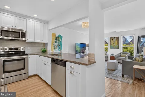 $549,900 | 125 North Lee Street, Unit DH407, Alexandria, VA 22314
