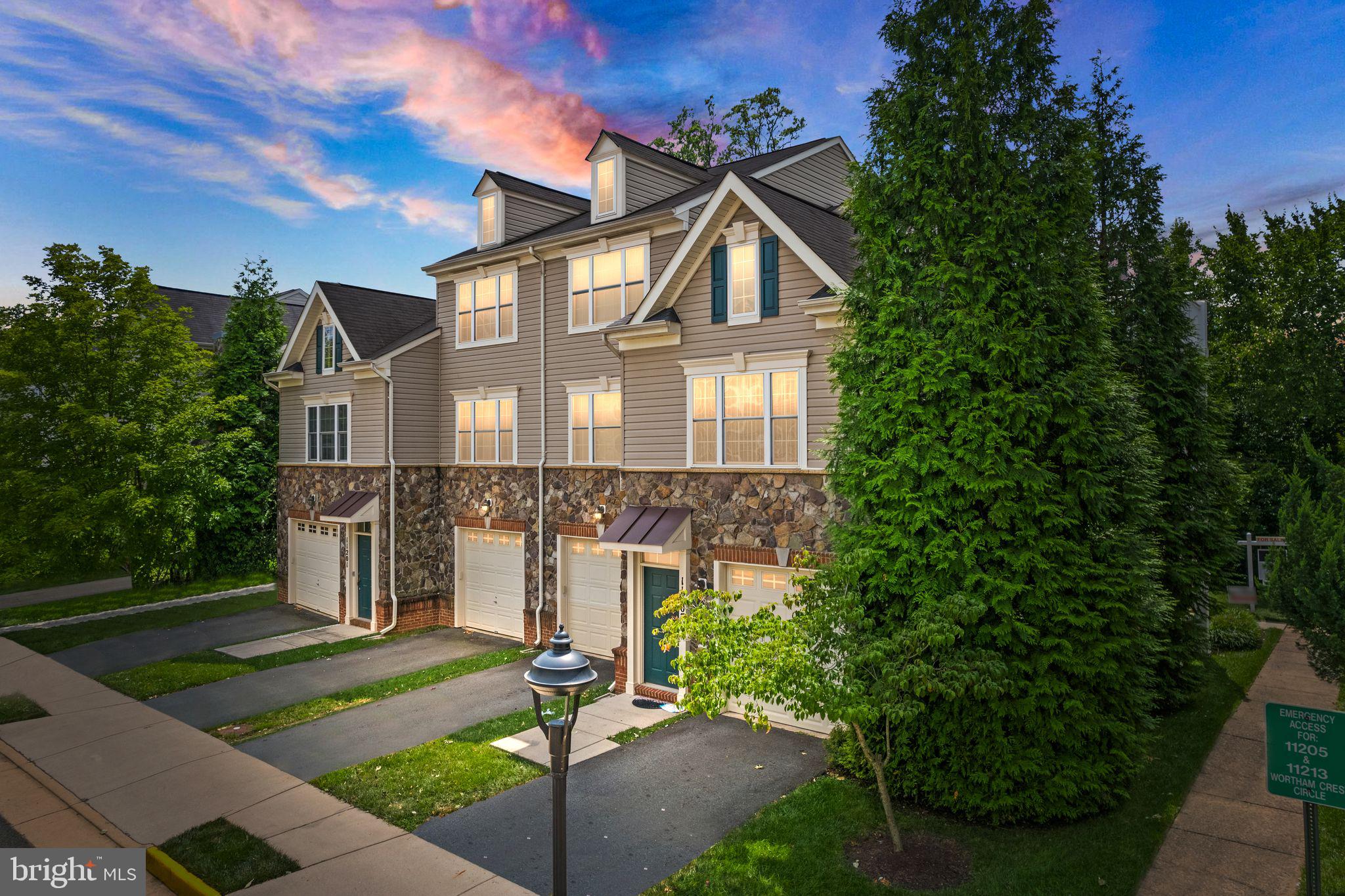 11205 Wortham Crest Circle Manassas, VA 20109 - Photo 2 of 36