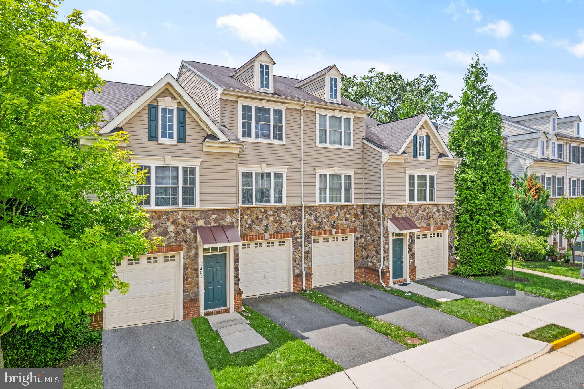 11205 Wortham Crest Circle Manassas, VA 20109 - Photo 3 of 36