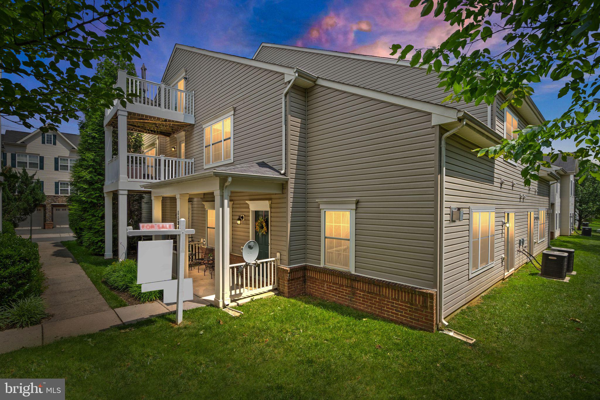 11205 Wortham Crest Circle Manassas, VA 20109 - Photo 5 of 36