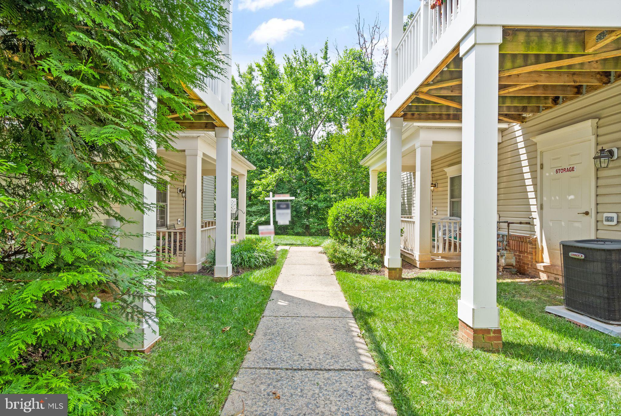 11205 Wortham Crest Circle Manassas, VA 20109 - Photo 8 of 36