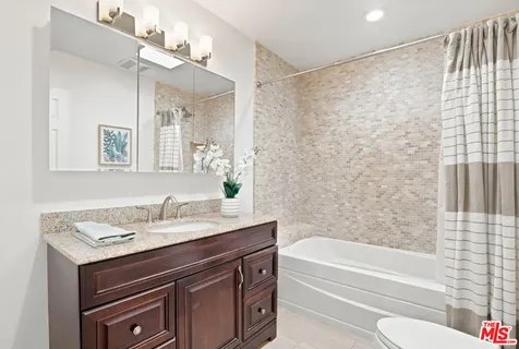 $1,399,000 | 11521 Patom Drive, Culver City, CA 90230