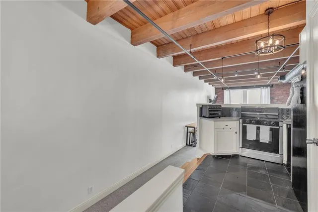 $162,500 | 700 Broadway Boulevard, Unit 310, Kansas City, MO 64105