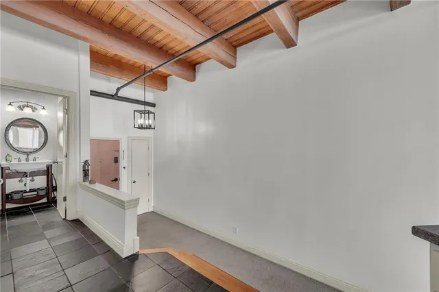 $162,500 | 700 Broadway Boulevard, Unit 310, Kansas City, MO 64105