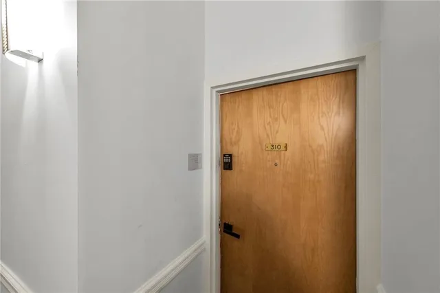 $162,500 | 700 Broadway Boulevard, Unit 310, Kansas City, MO 64105