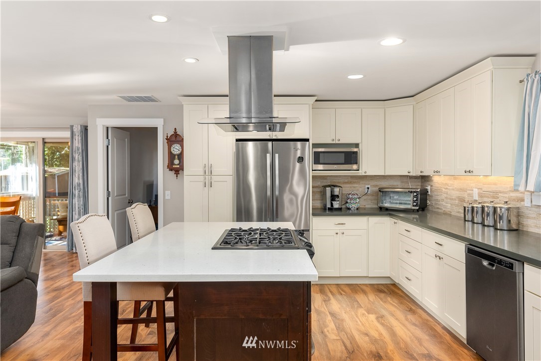 5914 149th Place Southwest Edmonds, WA 98026 - Photo 11 of 30 Gallery Image 11