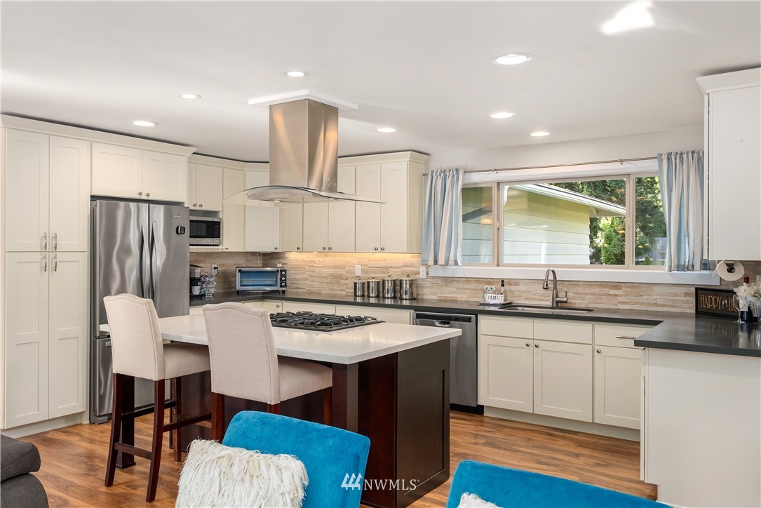 5914 149th Place Southwest Edmonds, WA 98026 - Photo 9 of 30 Gallery Image 9