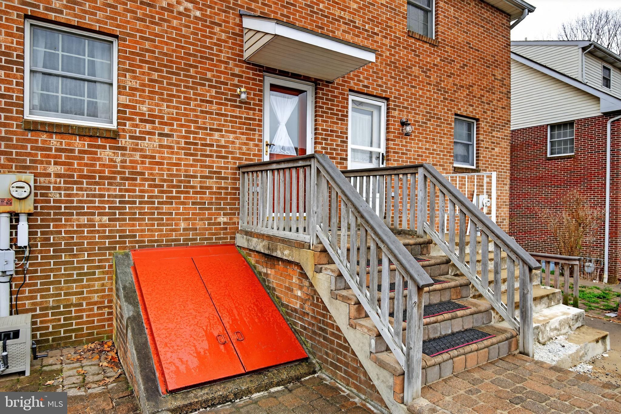 1007 East Walnut Street Lancaster, PA 17602 - Photo 35 of 35 a view of front door with wooden door