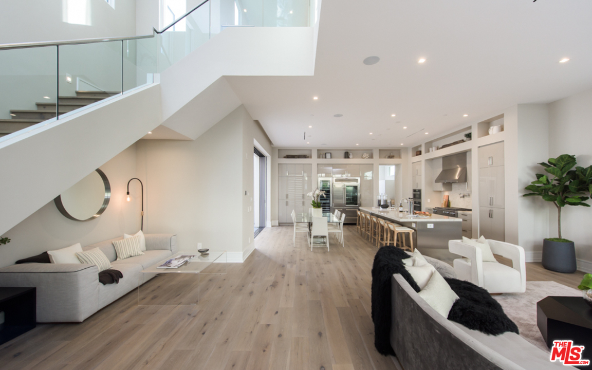 5918 Firefly Place Playa Vista, CA 90094 - Photo 3 of 34 a living room with furniture and wooden floor