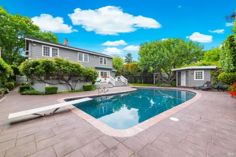 $2,999,999 | 852 2nd Street East, Sonoma, CA 95476