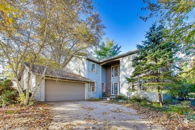 $328,800 | 603 Savoy Place, Valparaiso, IN 46383