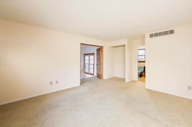 $319,000 | 603 Savoy Place, Valparaiso, IN 46383