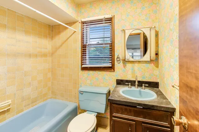 $328,800 | 603 Savoy Place, Valparaiso, IN 46383