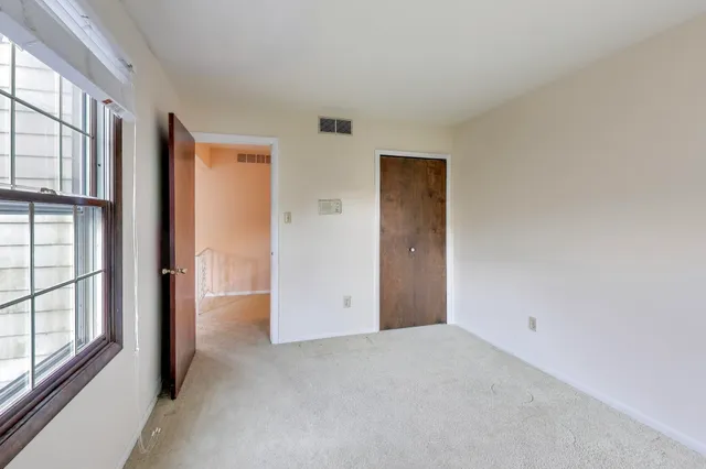 $319,000 | 603 Savoy Place, Valparaiso, IN 46383