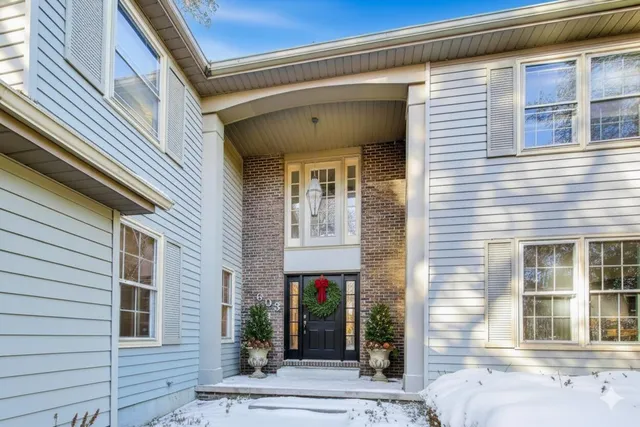 $319,000 | 603 Savoy Place, Valparaiso, IN 46383